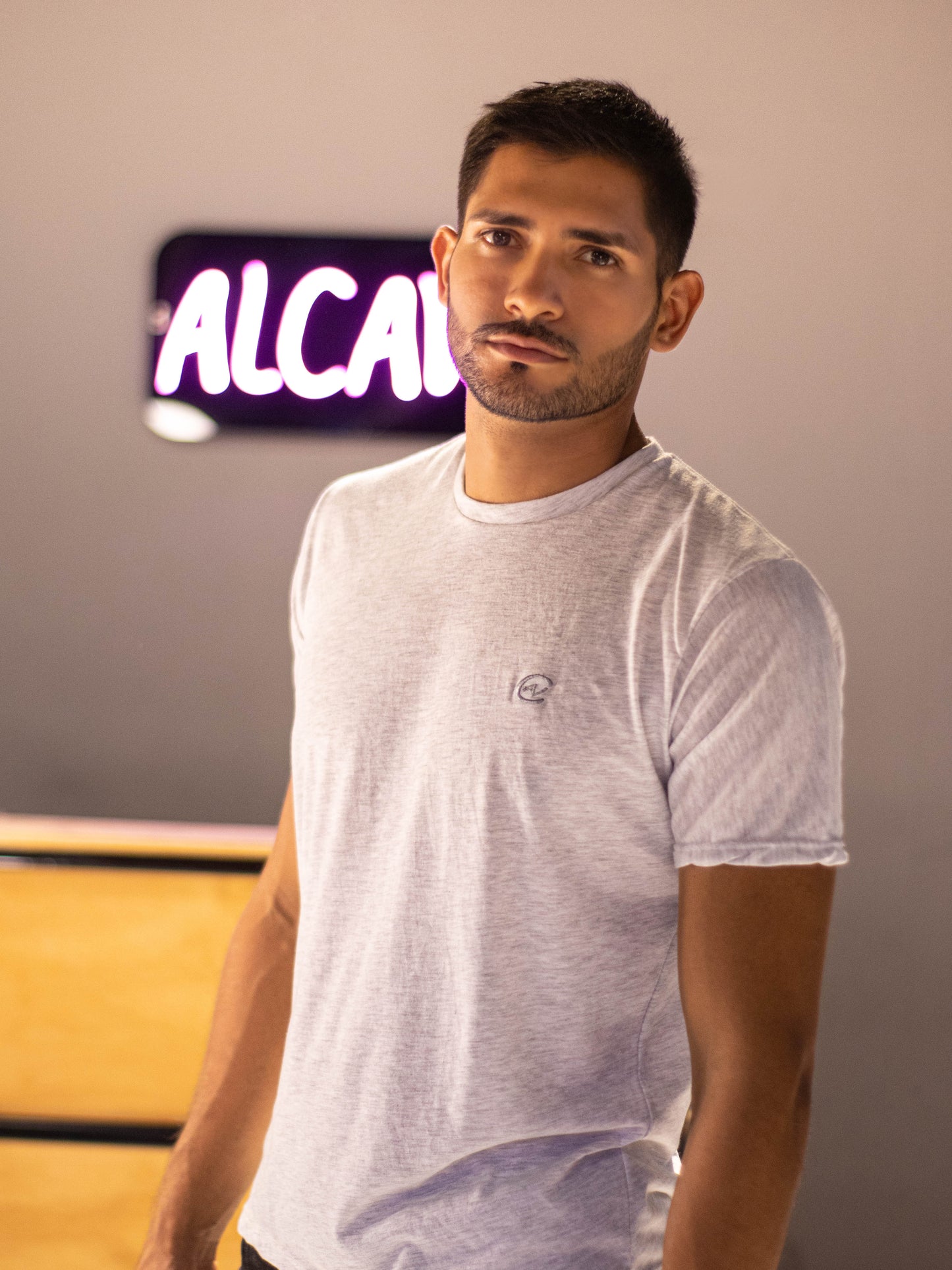 CAMISETA BLANCA JASPEADA EN GRIS