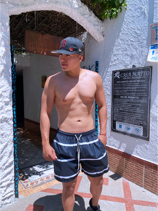 PANTALONETA NEGRA DE RAYAS