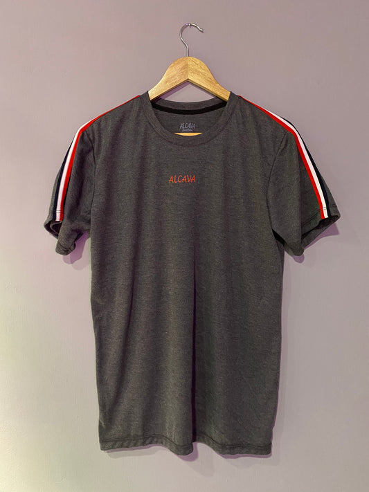 CAMISETA GRIS CON DETALLES LATERALES