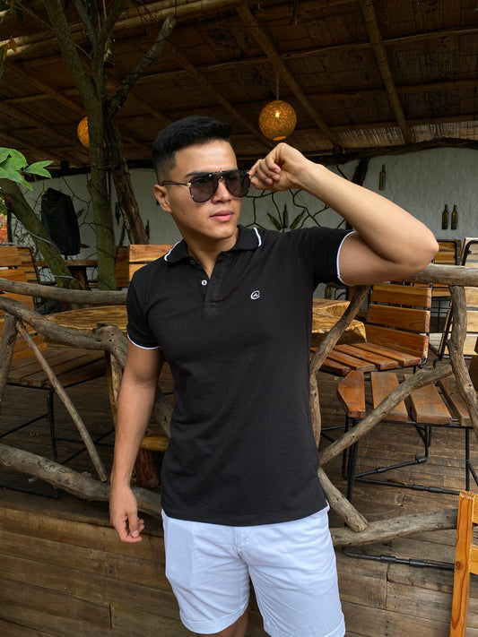 CAMISETA TIPO POLO NEGRA